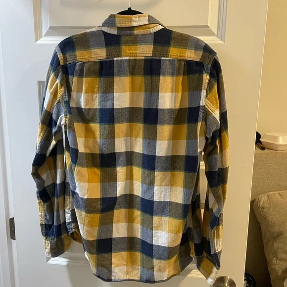 J.Crew Flannel Slim Fit Button up Size Medium. 100% Cotton - Picture 3 of 3